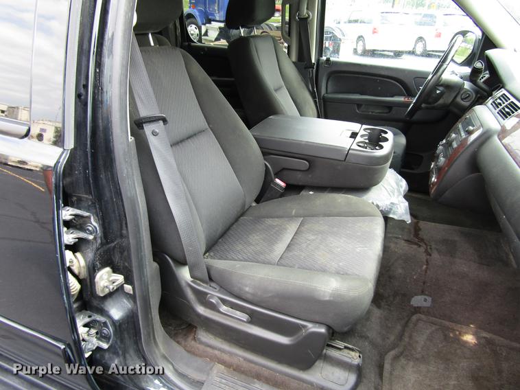 image for item DD4269 2011 Chevrolet Avalanche pickup truck