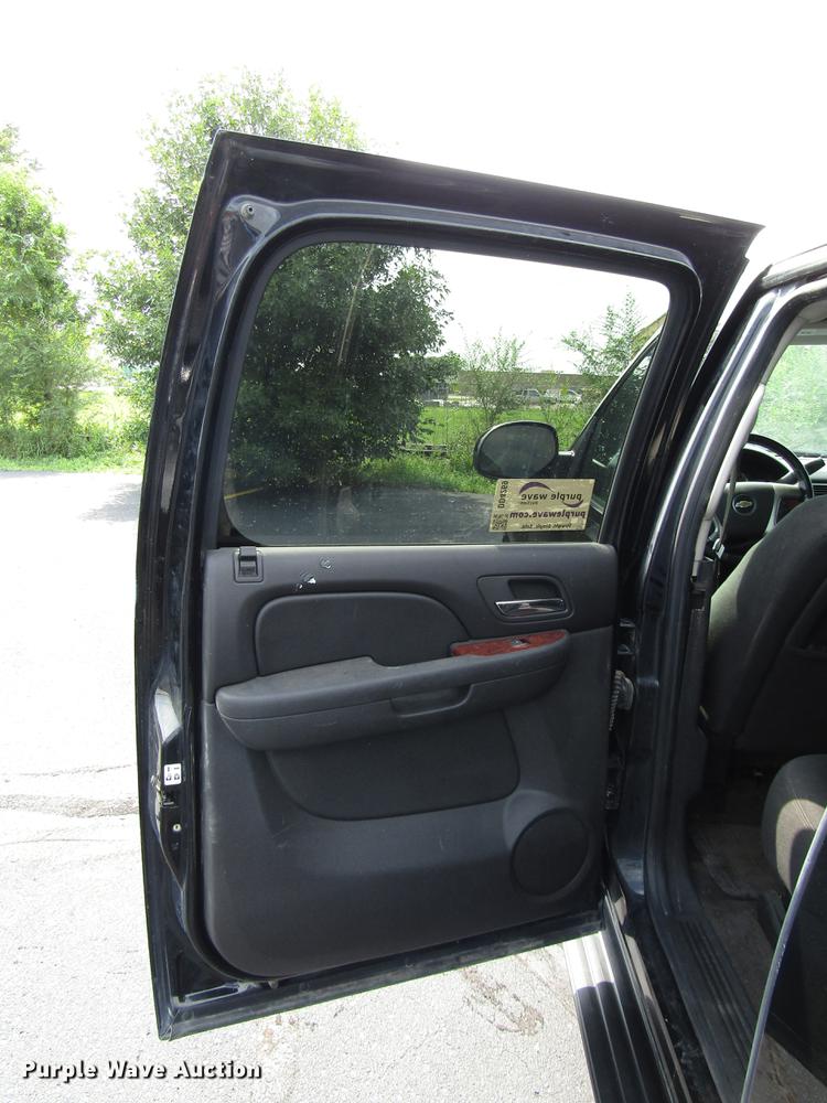 image for item DD4269 2011 Chevrolet Avalanche pickup truck