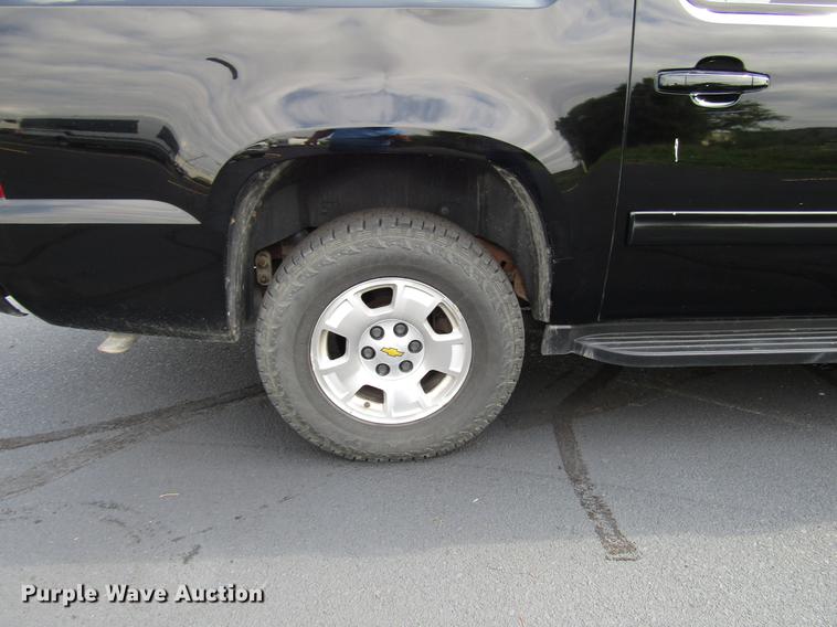 image for item DD4269 2011 Chevrolet Avalanche pickup truck