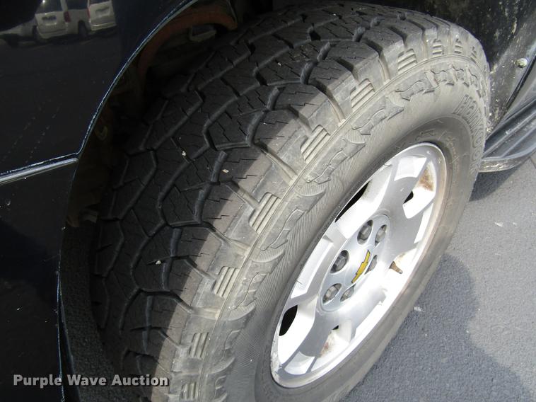 image for item DD4269 2011 Chevrolet Avalanche pickup truck