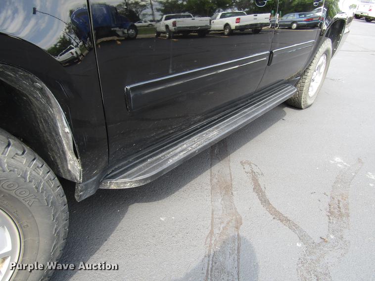 image for item DD4269 2011 Chevrolet Avalanche pickup truck