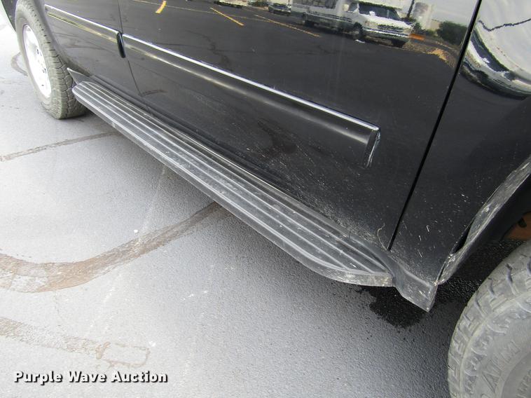 image for item DD4269 2011 Chevrolet Avalanche pickup truck