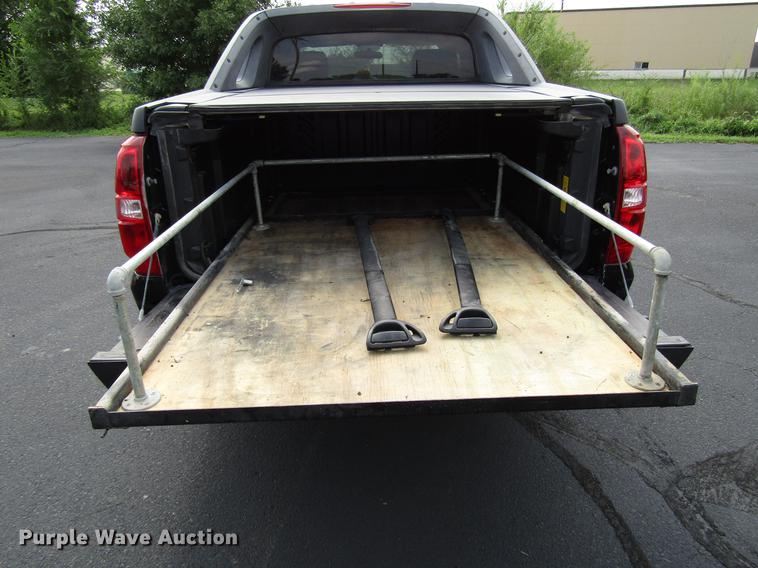 image for item DD4269 2011 Chevrolet Avalanche pickup truck