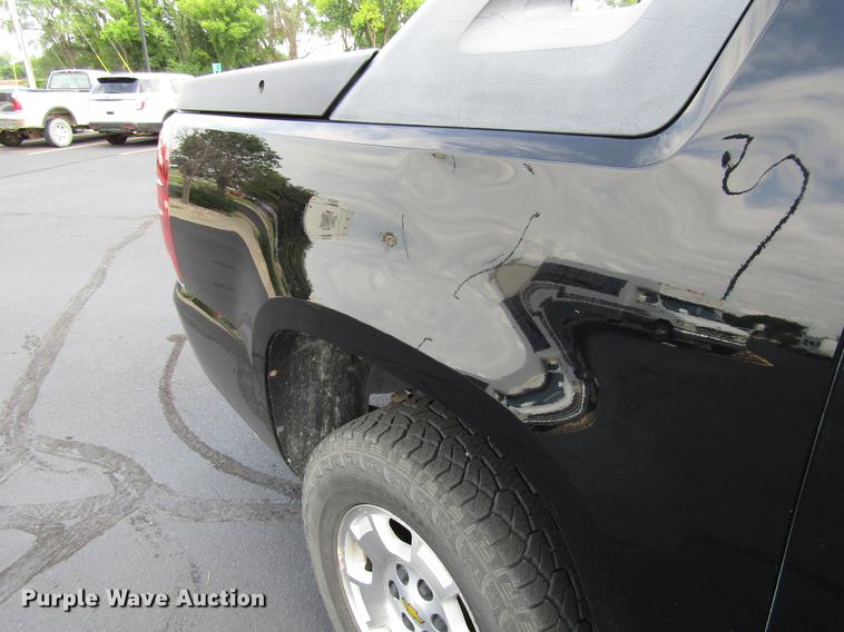 image for item DD4269 2011 Chevrolet Avalanche pickup truck