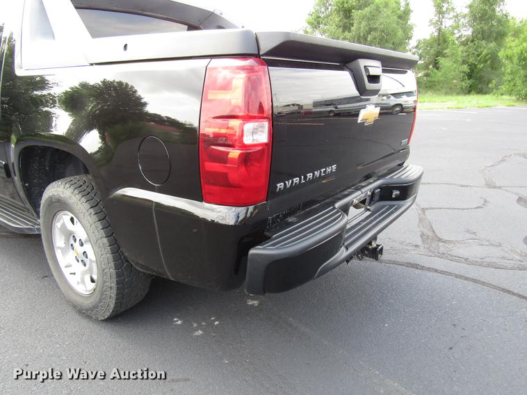 image for item DD4269 2011 Chevrolet Avalanche pickup truck