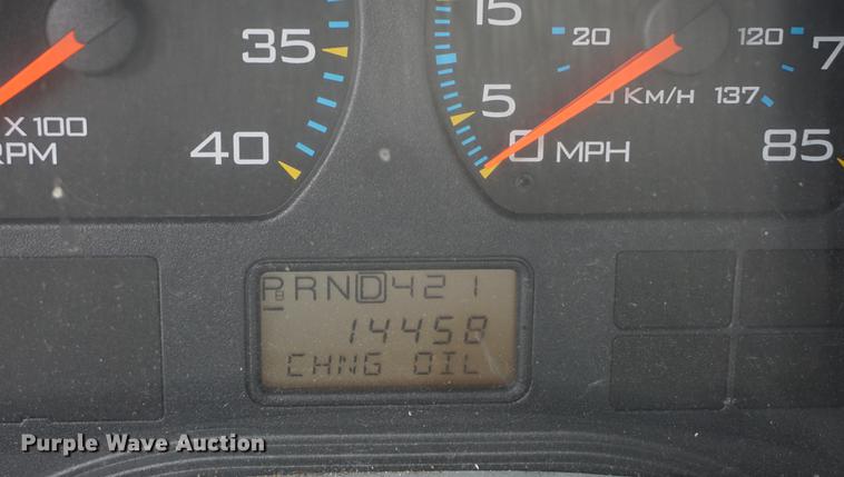 image for item DD6437 2007 International 3200 shuttle bus