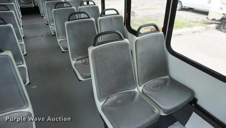 image for item DD6437 2007 International 3200 shuttle bus