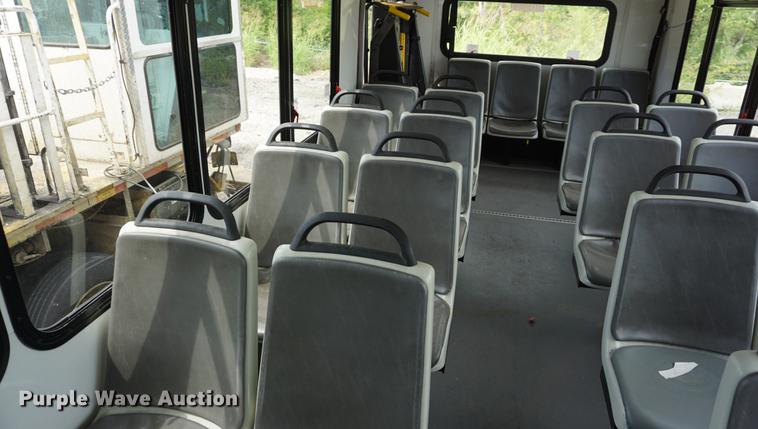 image for item DD6437 2007 International 3200 shuttle bus