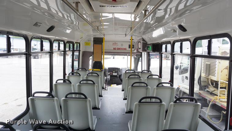 image for item DD6437 2007 International 3200 shuttle bus