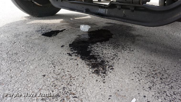 image for item DD6437 2007 International 3200 shuttle bus