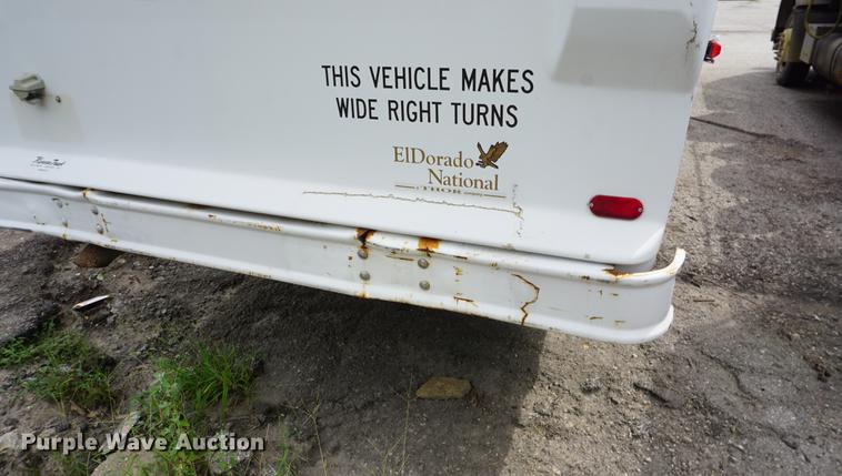 image for item DD6437 2007 International 3200 shuttle bus