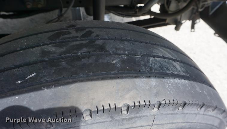 image for item DD6437 2007 International 3200 shuttle bus