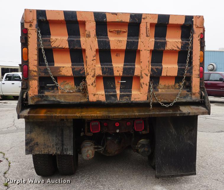 image for item DD6444 2006 International 7400 dump truck