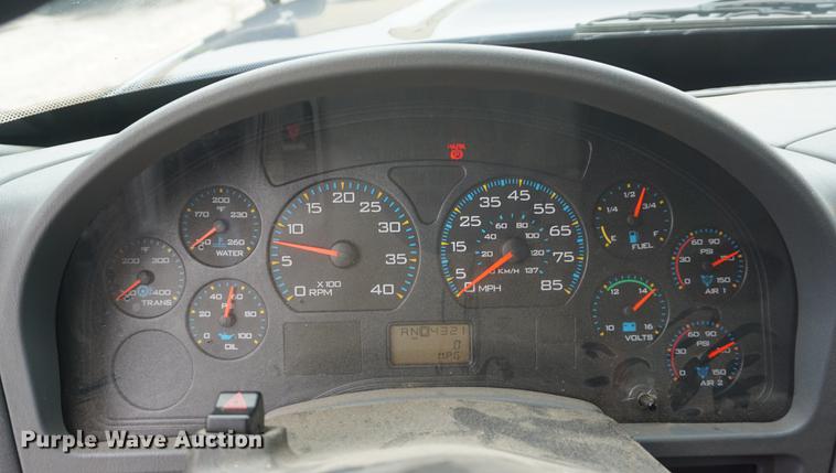 image for item DD6444 2006 International 7400 dump truck