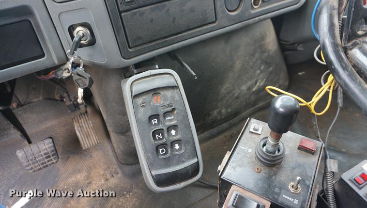 image for item DD6444 2006 International 7400 dump truck