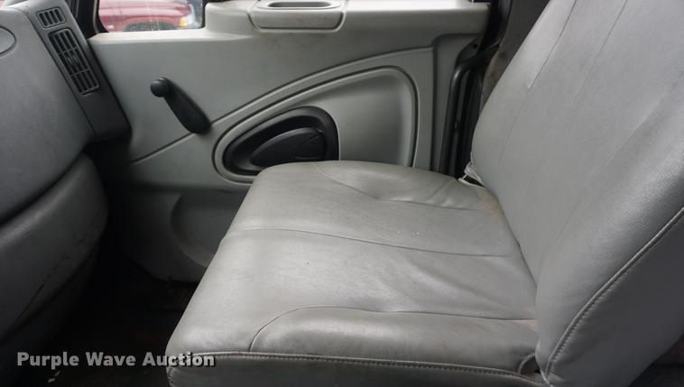 image for item DD6444 2006 International 7400 dump truck