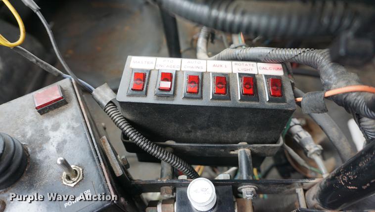 image for item DD6444 2006 International 7400 dump truck