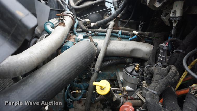 image for item DD6444 2006 International 7400 dump truck