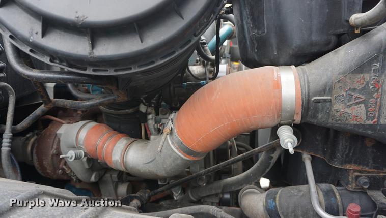 image for item DD6444 2006 International 7400 dump truck