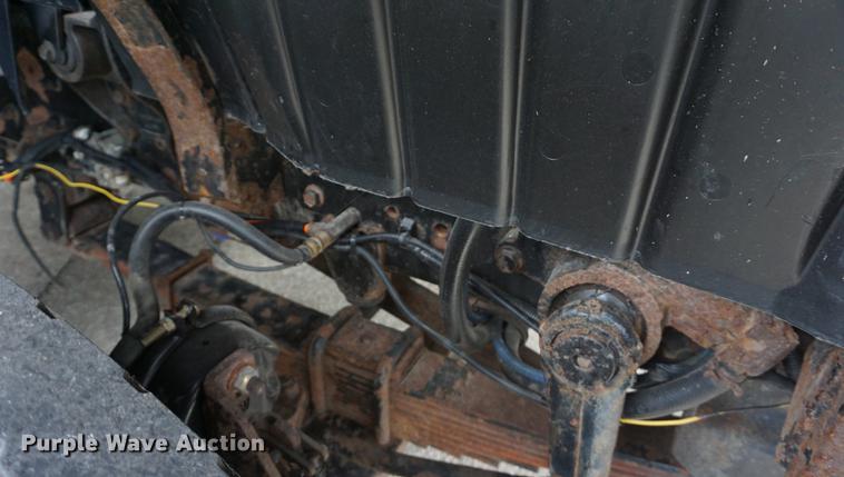 image for item DD6444 2006 International 7400 dump truck