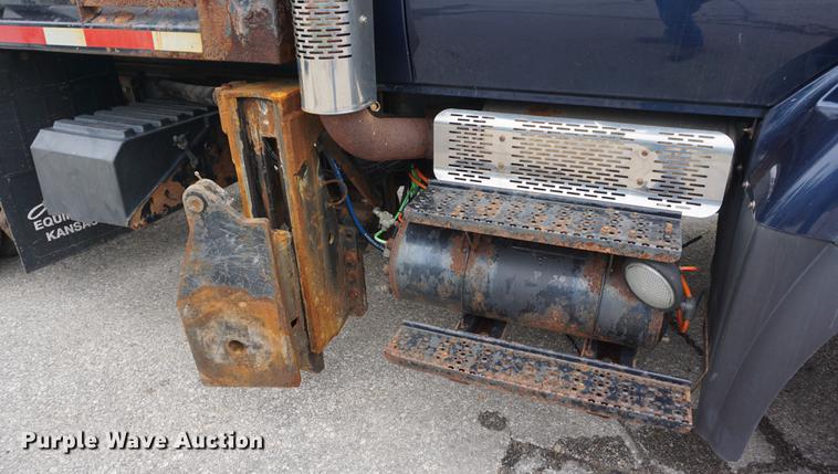 image for item DD6444 2006 International 7400 dump truck