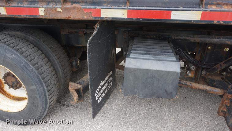 image for item DD6444 2006 International 7400 dump truck