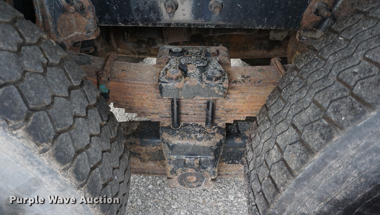 image for item DD6444 2006 International 7400 dump truck