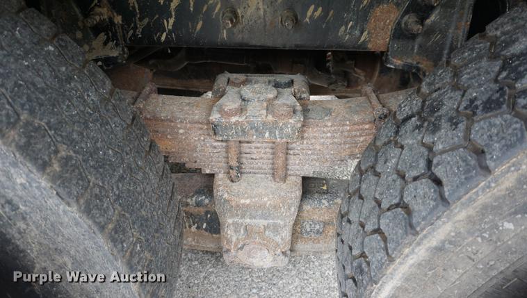 image for item DD6444 2006 International 7400 dump truck