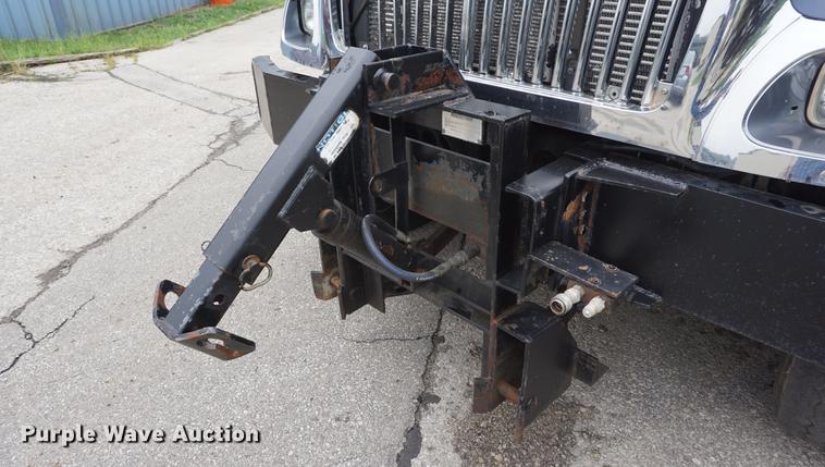 image for item DD6444 2006 International 7400 dump truck