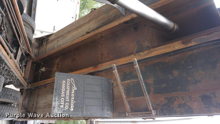 image for item DD6444 2006 International 7400 dump truck