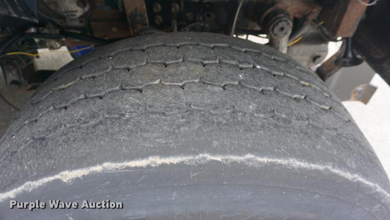 image for item DD6444 2006 International 7400 dump truck