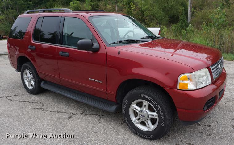 image for item DD6445 2004 Ford Explorer SUV