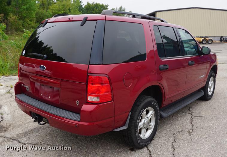 image for item DD6445 2004 Ford Explorer SUV