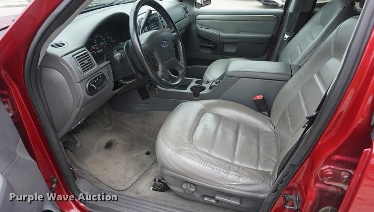 image for item DD6445 2004 Ford Explorer SUV