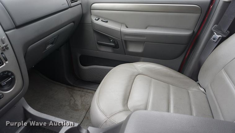 image for item DD6445 2004 Ford Explorer SUV