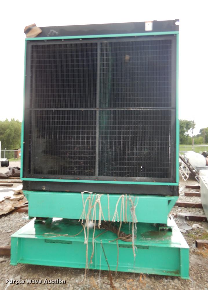 image for item DD6458 2005 Cummins generator