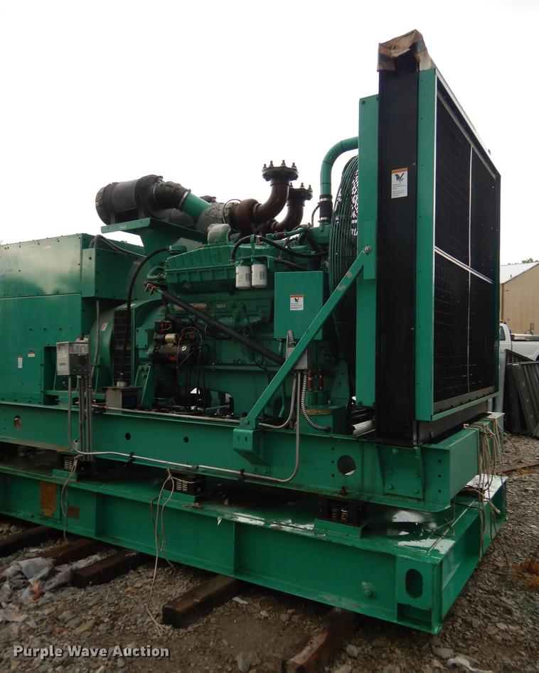 image for item DD6458 2005 Cummins generator