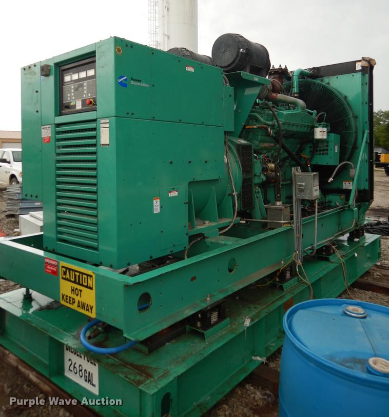 image for item DD6458 2005 Cummins generator