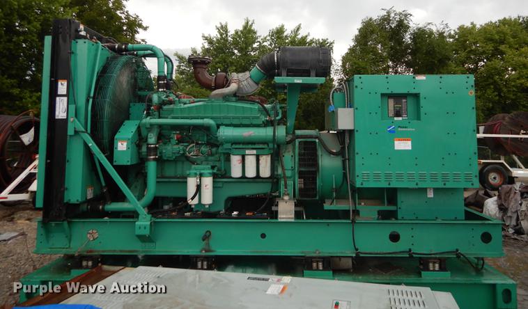 image for item DD6458 2005 Cummins generator