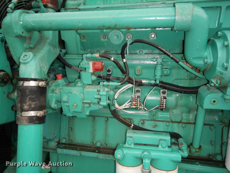 image for item DD6458 2005 Cummins generator