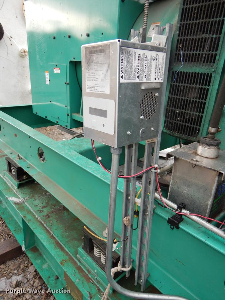 image for item DD6458 2005 Cummins generator