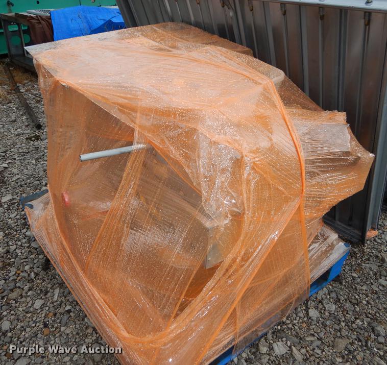 image for item DD6458 2005 Cummins generator