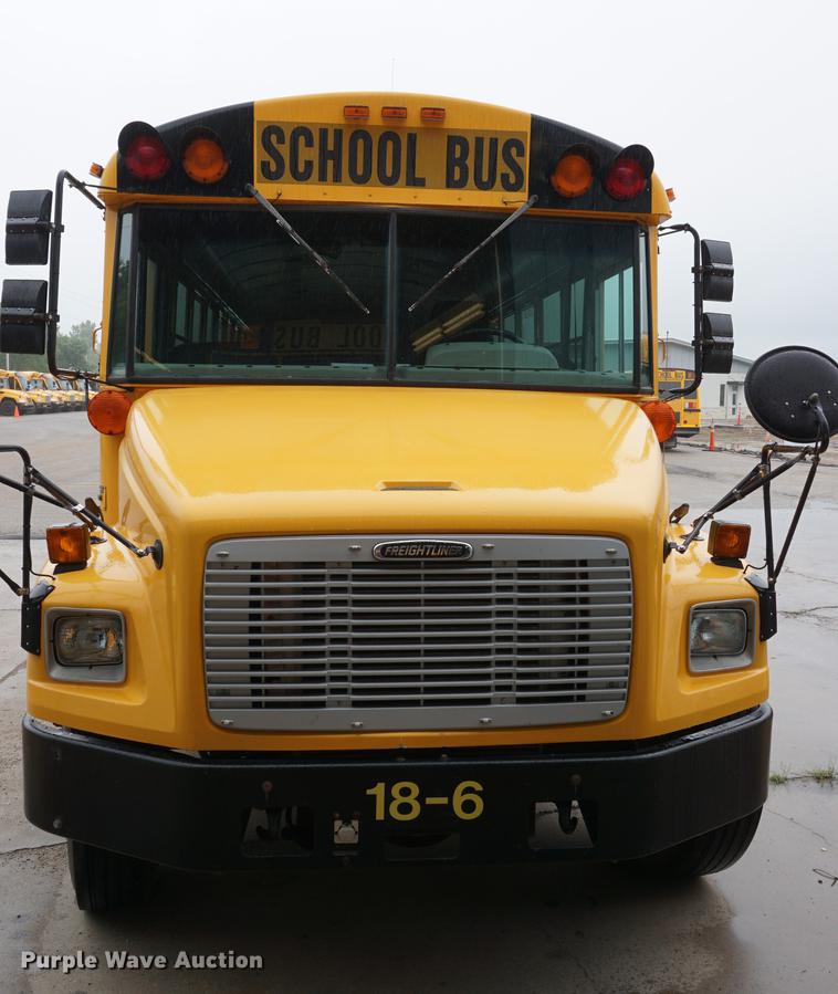 image for item DD6502 2006 Freightliner FS65 Thomas school bus