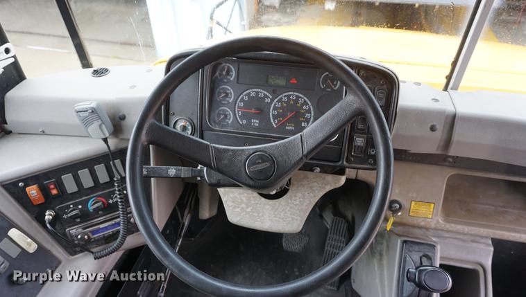 image for item DD6502 2006 Freightliner FS65 Thomas school bus