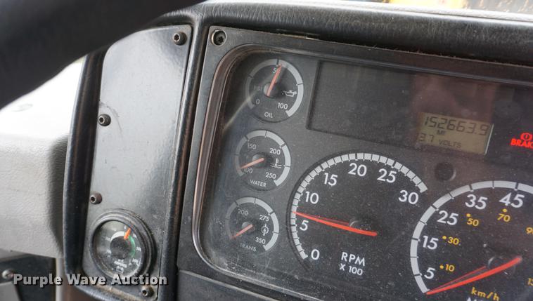 image for item DD6502 2006 Freightliner FS65 Thomas school bus