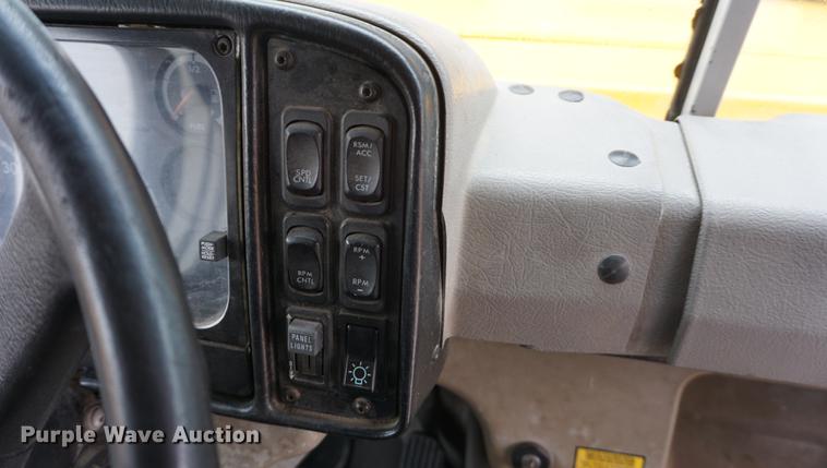 image for item DD6502 2006 Freightliner FS65 Thomas school bus