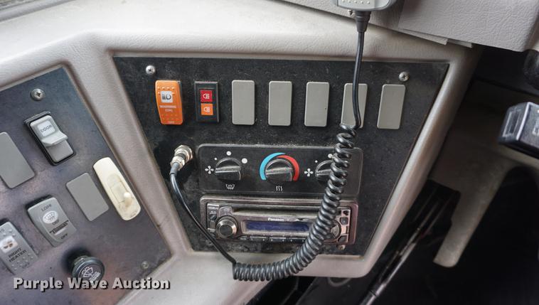 image for item DD6502 2006 Freightliner FS65 Thomas school bus