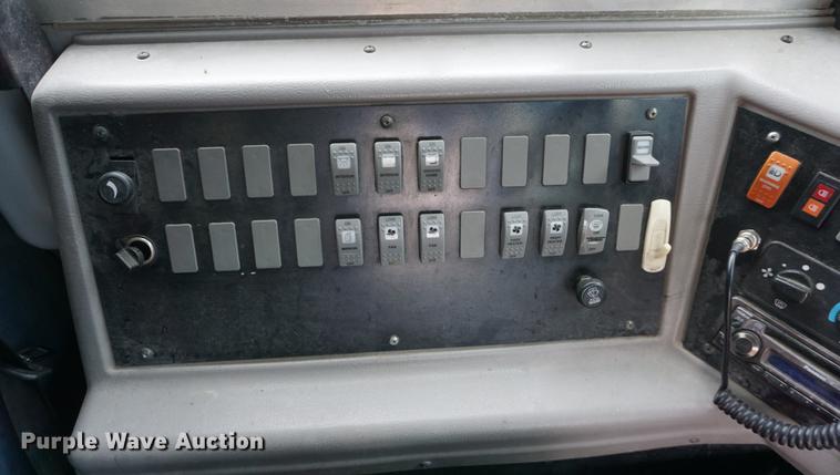 image for item DD6502 2006 Freightliner FS65 Thomas school bus