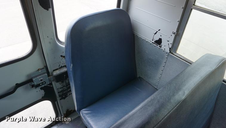 image for item DD6502 2006 Freightliner FS65 Thomas school bus