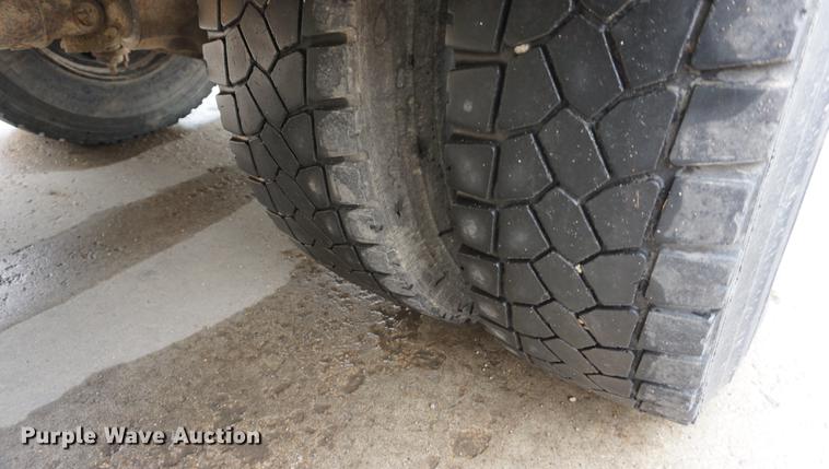 image for item DD6502 2006 Freightliner FS65 Thomas school bus